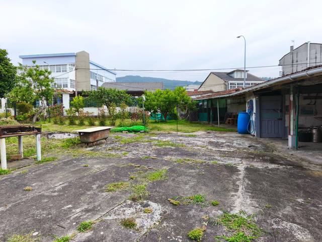 Casa-chalet en Venta en Neda