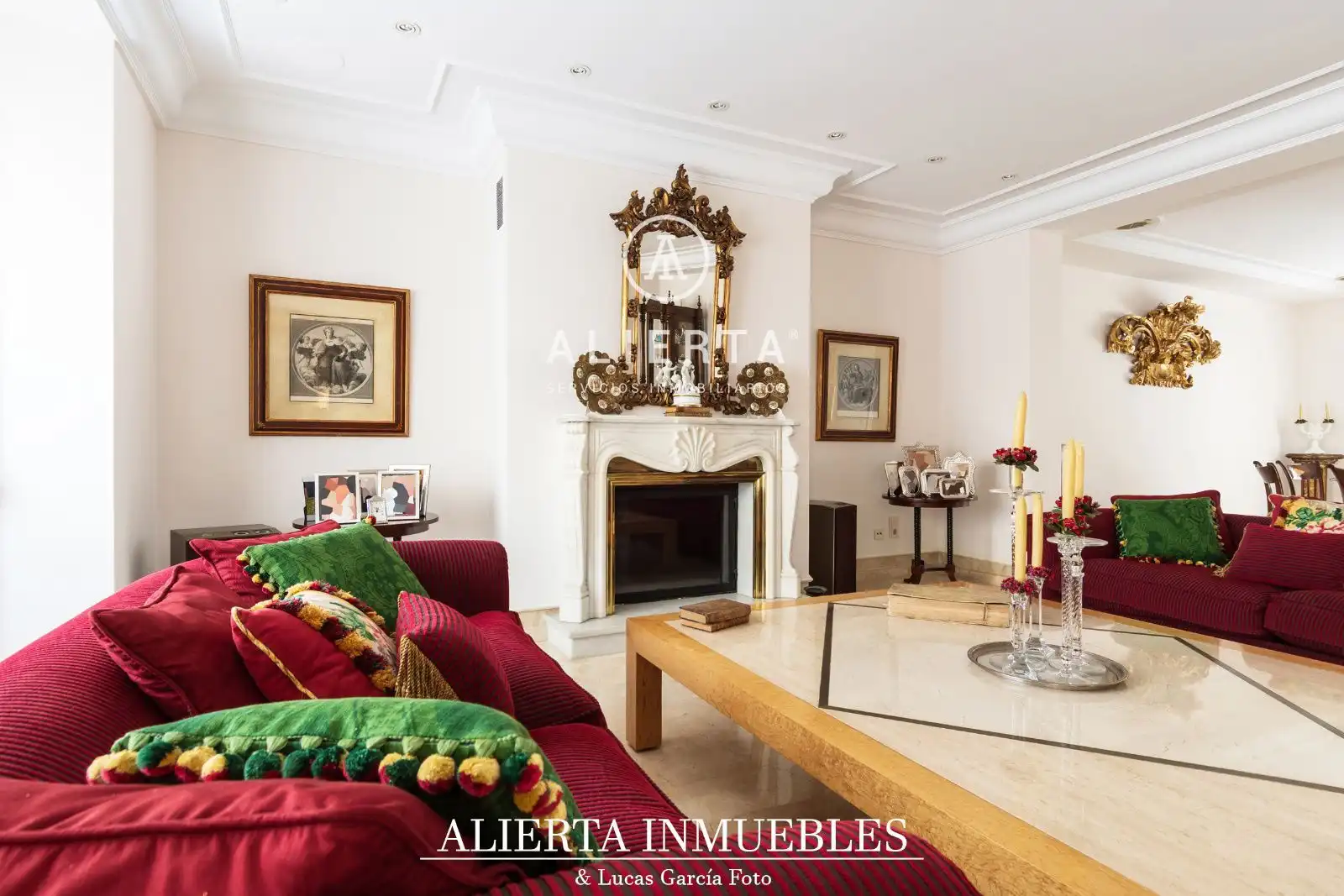 Sala d'estar de Casa adosada en venda en Zaragoza amb Aire condicionat, Calefacció i Traster