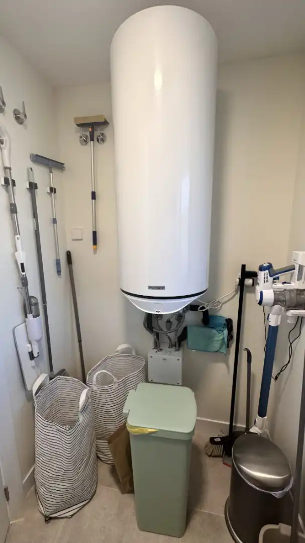 Baño de Piso de alquiler en Estepona con Aire acondicionado, Terraza y Amueblado