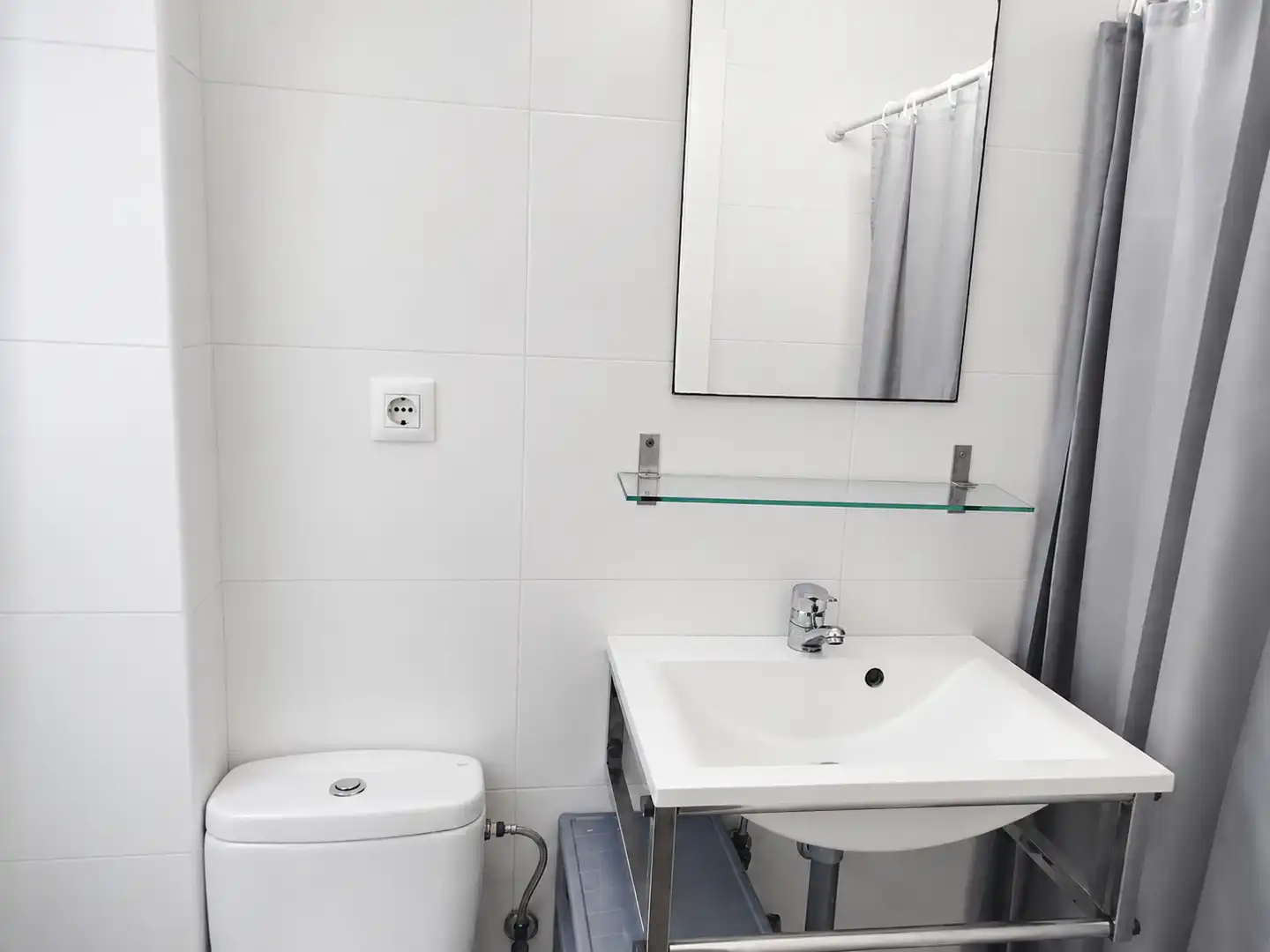 Bathroom of Study for rent in Santander  with Heating and Furnished