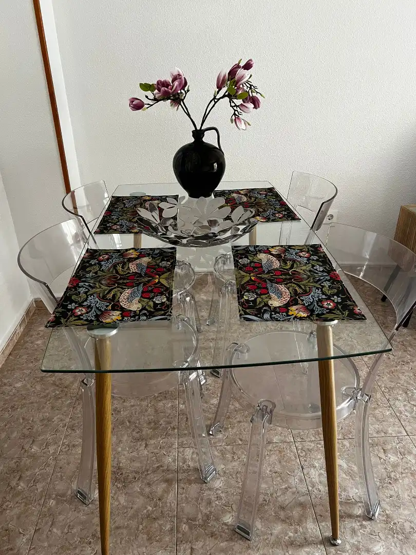 Comedor de Apartamento de alquiler en Torrevieja con Aire acondicionado, Terraza y Amueblado