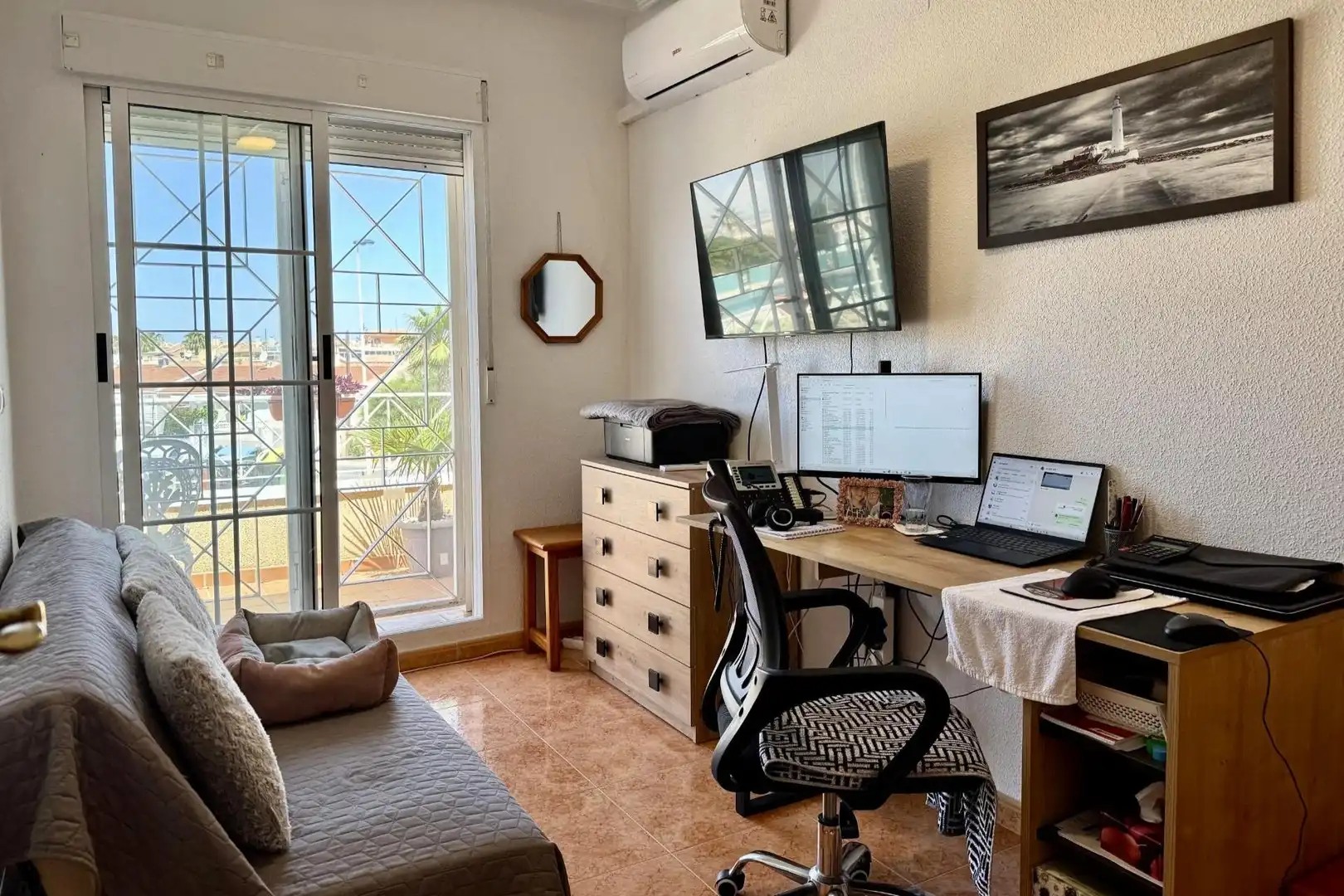 Sala de estar de Casa adosada en venta en Torrevieja con Aire acondicionado, Calefacción y Jardín privado