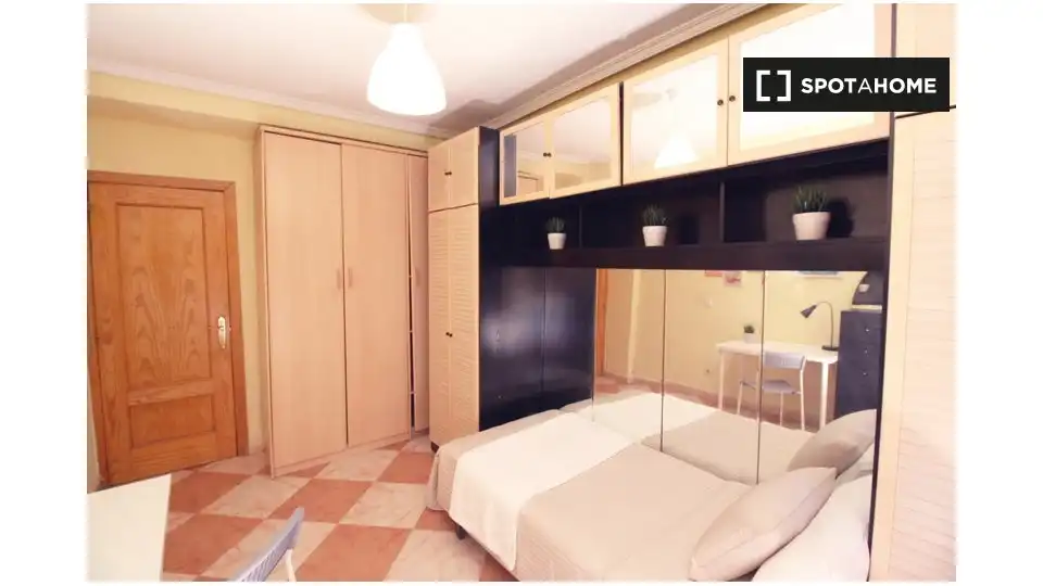 Bedroom of Flat for rent in Madrid  with Air Conditioner, Heating and Furnished