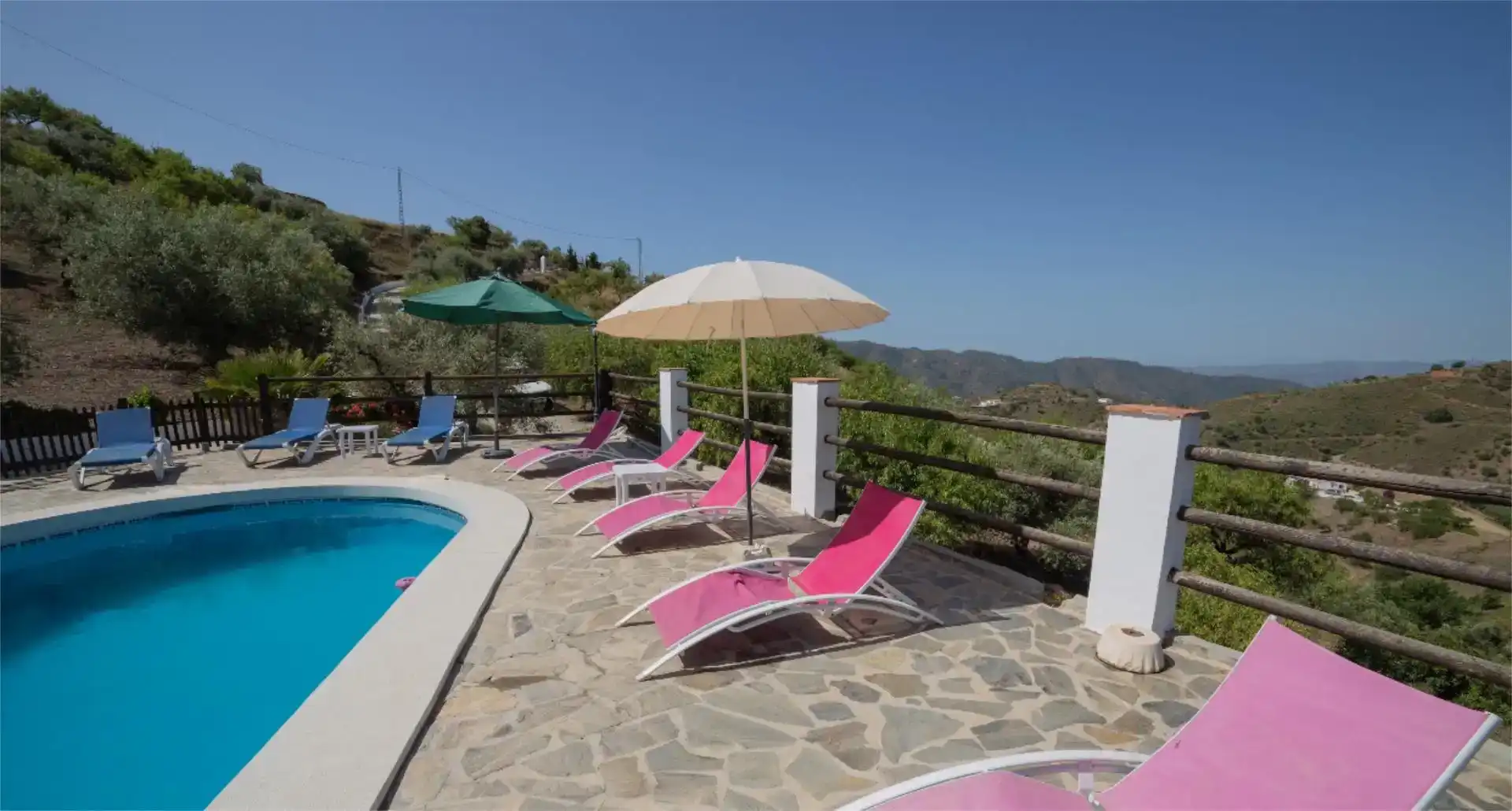 Piscina de Casa o xalet de lloguer en Sedella amb Jardí privat, Traster i Piscina
