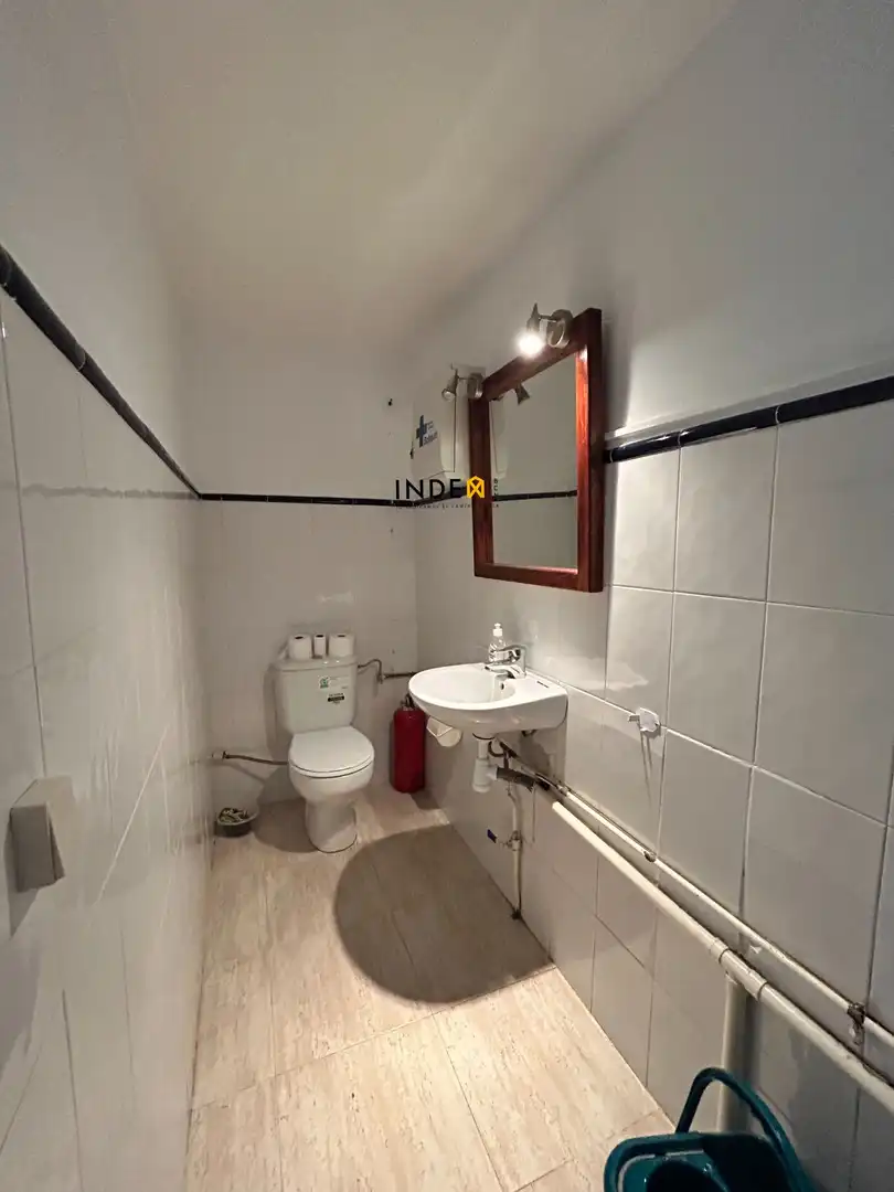 Bany de Local en venda en Sitges amb Aire condicionat