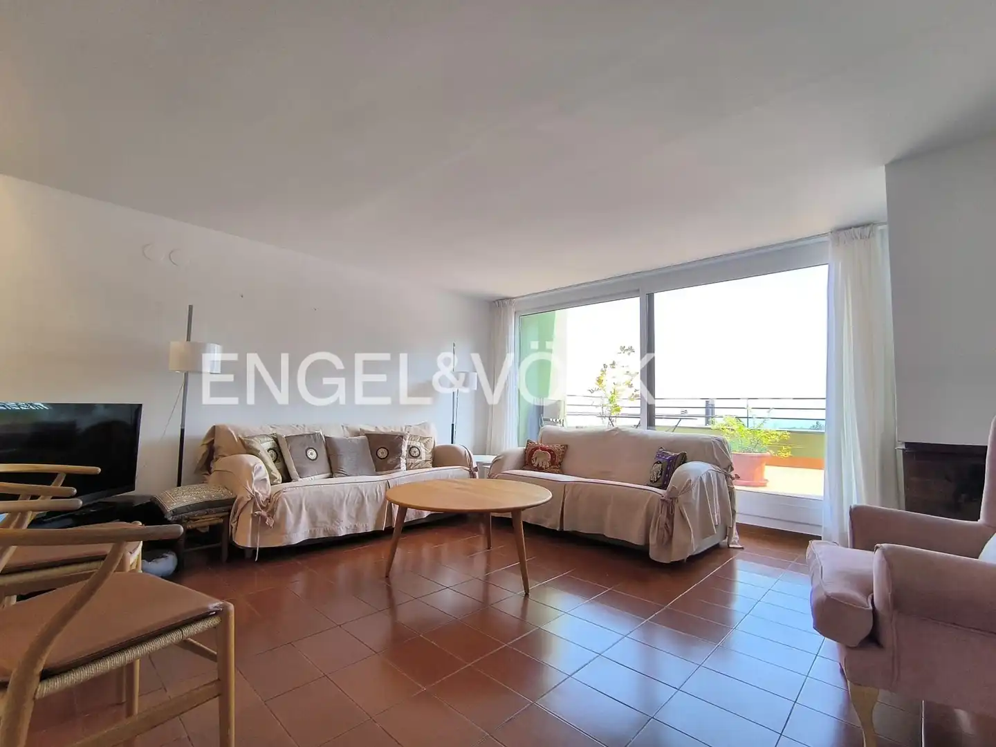 Wohnzimmer von Einfamilien-Reihenhaus zur Miete in Barcelona mit Heizung, Terrasse und Schwimmbad