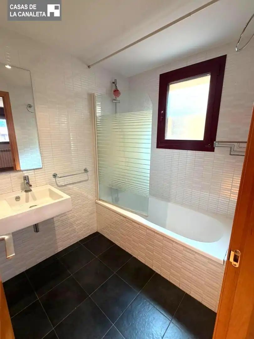 Baño de Piso de alquiler en Mislata con Aire acondicionado, Calefacción y Parquet