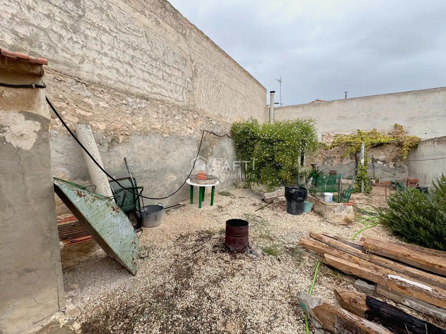 Casa adosada en venta en Algueña con Terraza
