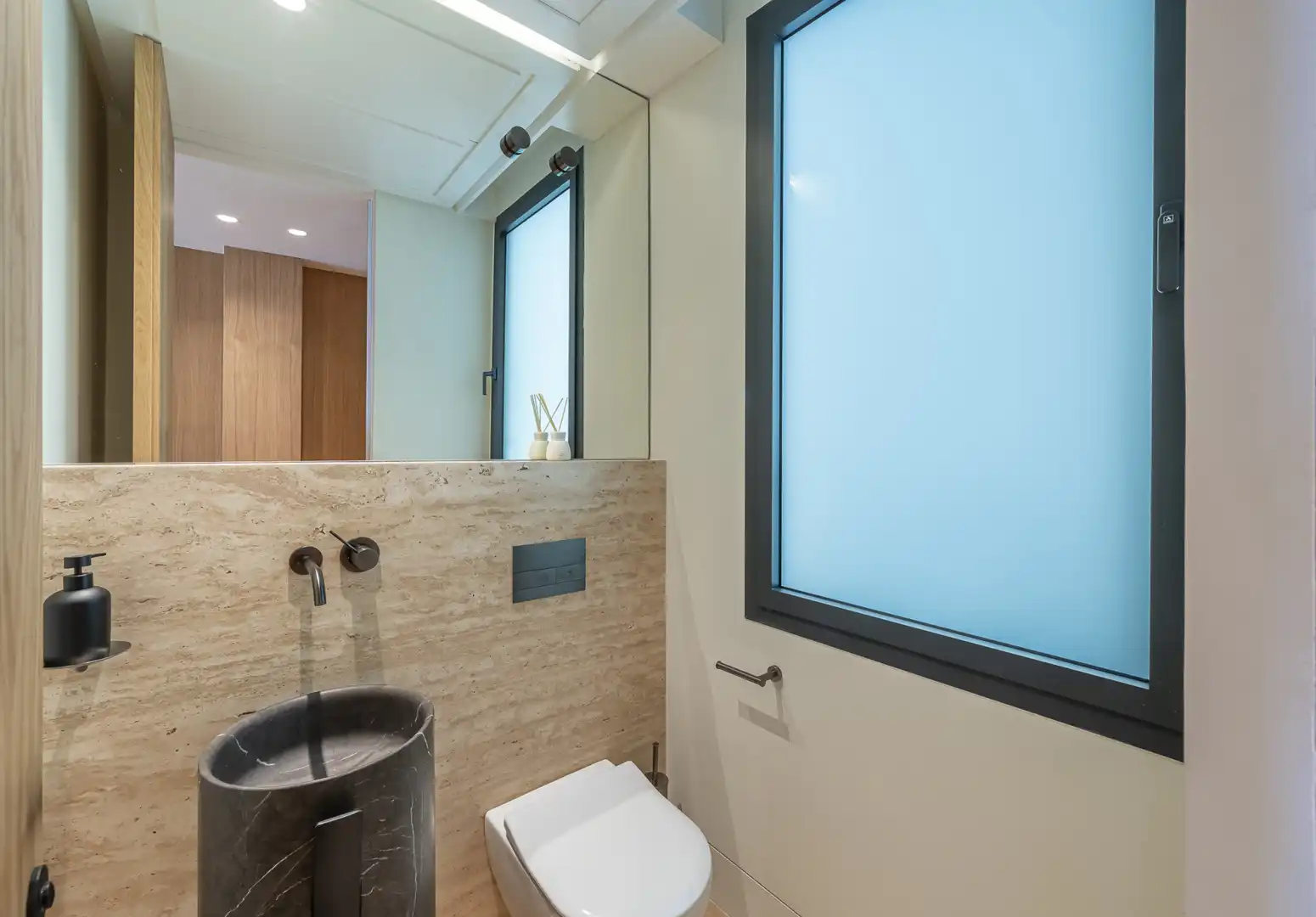 Bany de Apartament en venda en Estepona amb Aire condicionat, Calefacció i Terrassa