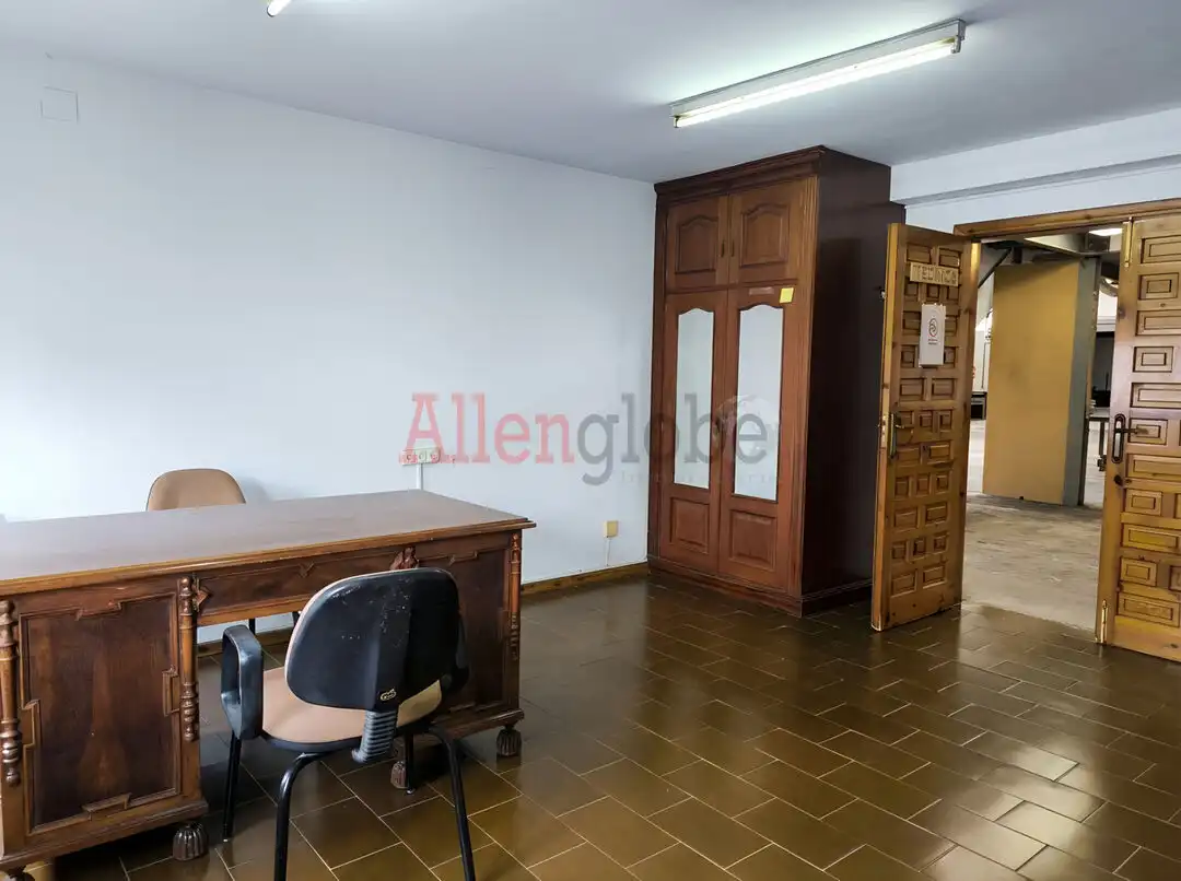 Industrial buildings for rent in Siero
