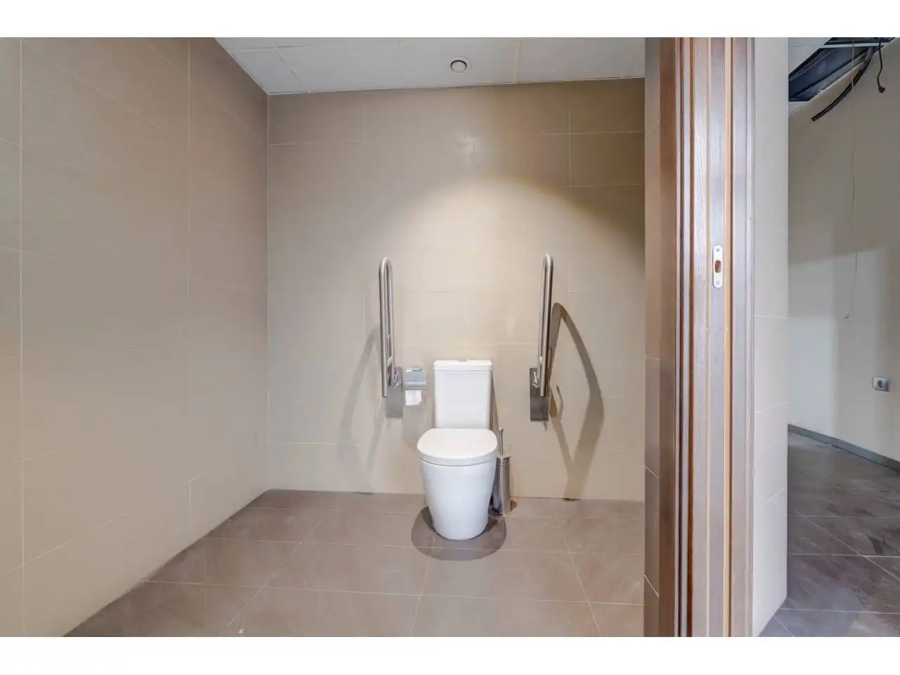 Bathroom of Office for rent in Valencia  with Heating