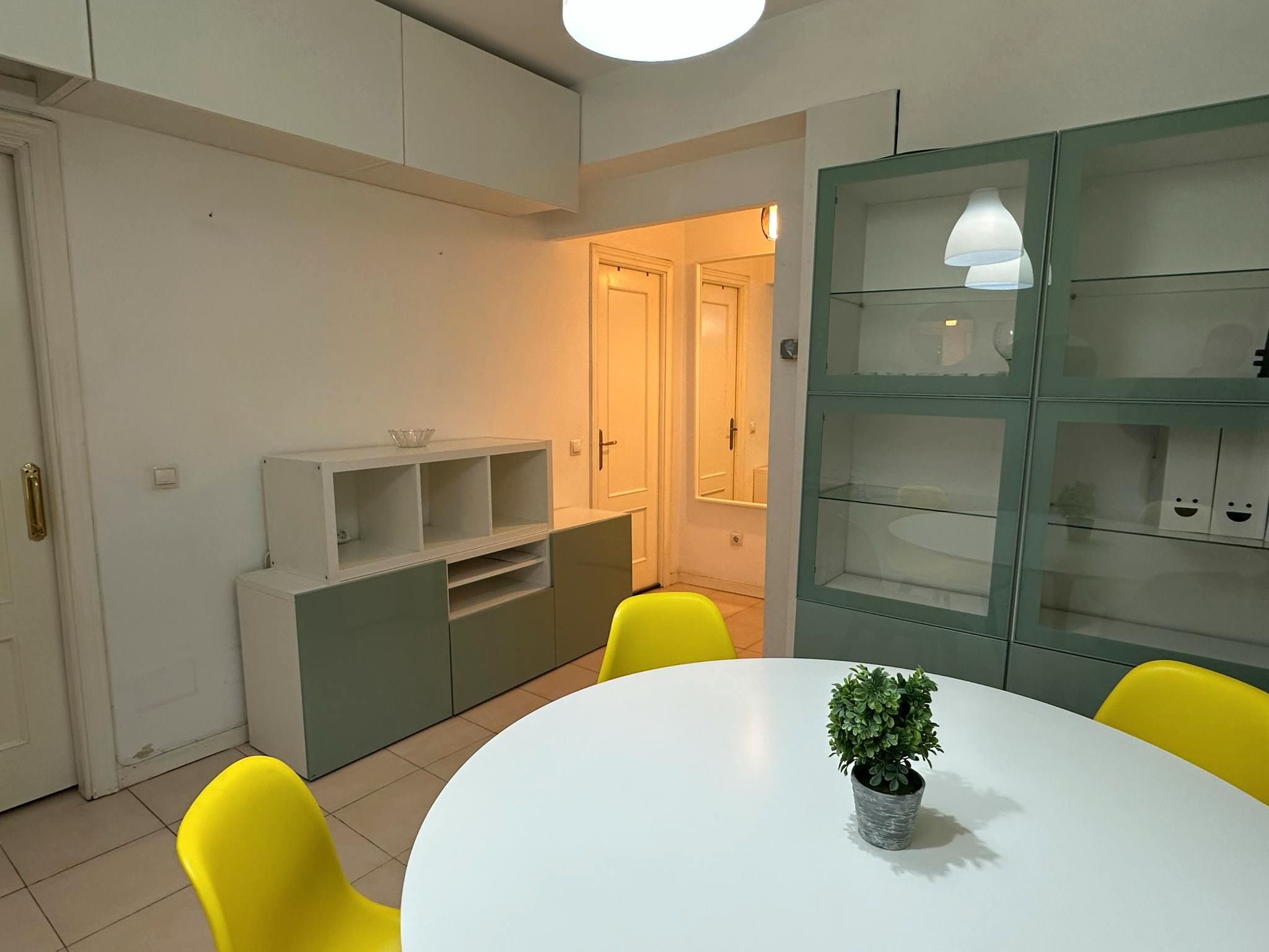 Dining room of Flat to rent in  Madrid Capital  with Air Conditioner, Furnished and Washing machine
