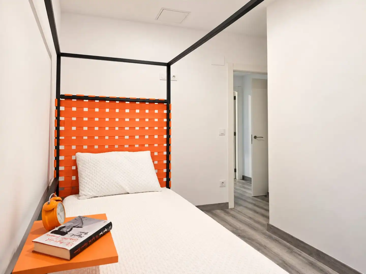 Bedroom of Flat for sale in Torrelavega 