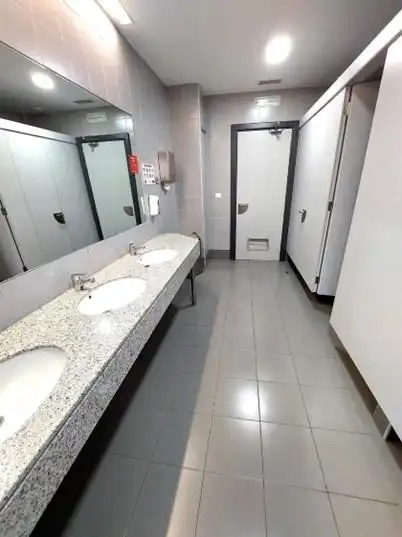 Baño de Oficina de alquiler en Valladolid con Aire acondicionado y Calefacción
