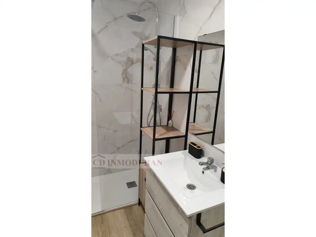 Badezimmer von Wohnung zur Miete in Alicante / Alacant