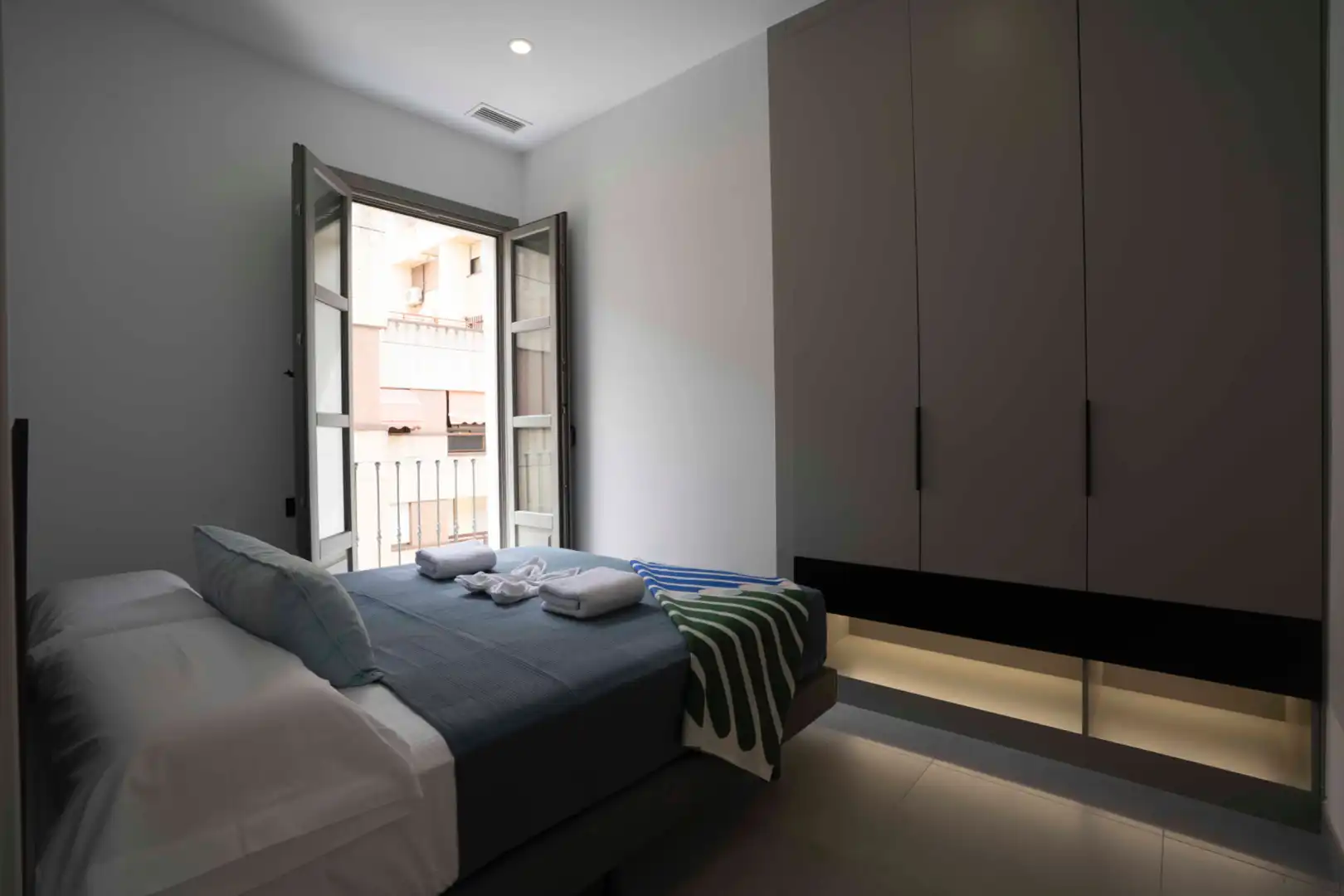 Schlafzimmer von Wohnung zur Miete in Granada mit Klimaanlage, Heizung und Möbliert
