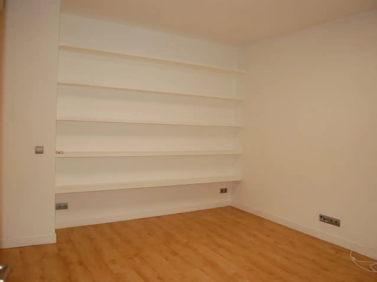 Bedroom of Office for rent in Madrid  with Air Conditioner and Heating