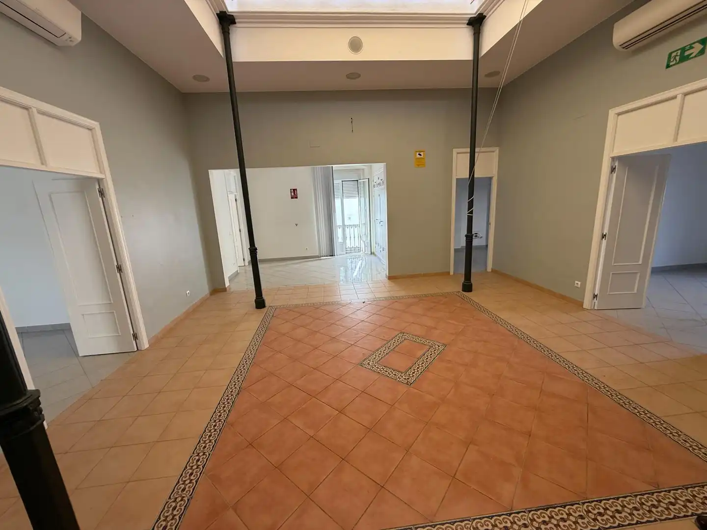 Gebäude zur Miete in Dos Hermanas