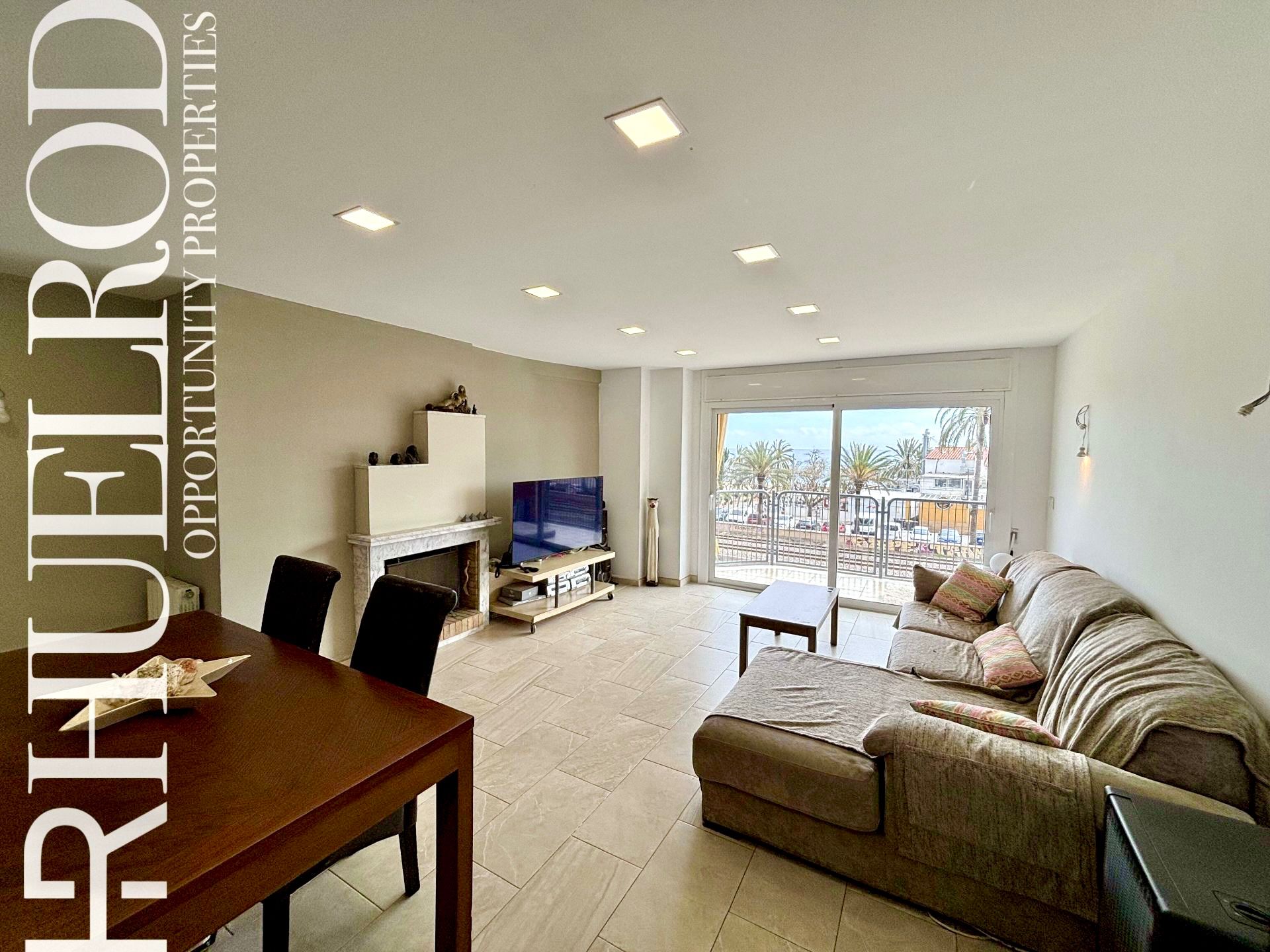 Living room of Flat for sale in Mataró  with Air Conditioner, Heating and Storage room