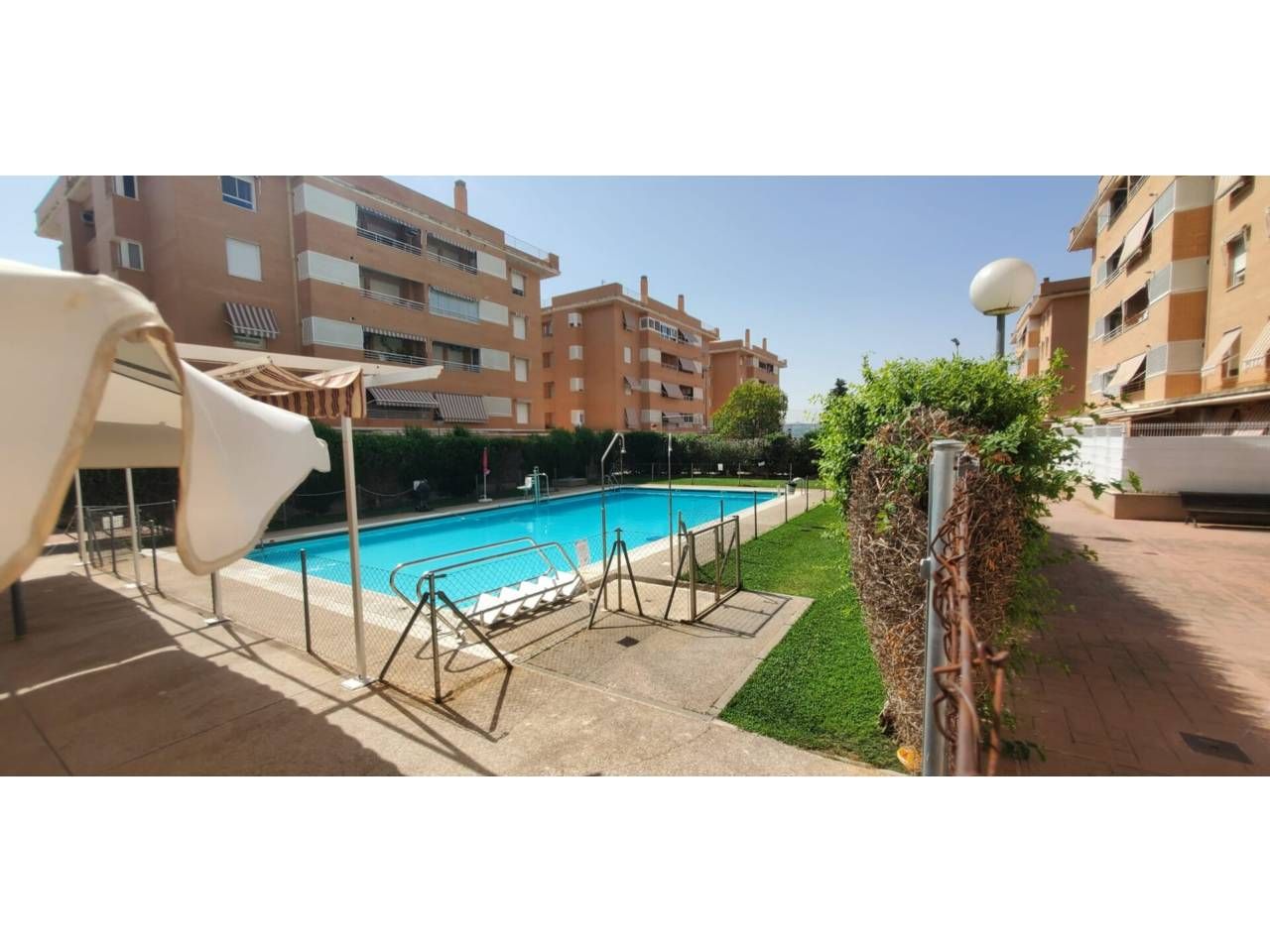 Swimming pool of Flat for sale in  Toledo Capital  with Air Conditioner, Heating and Community pool