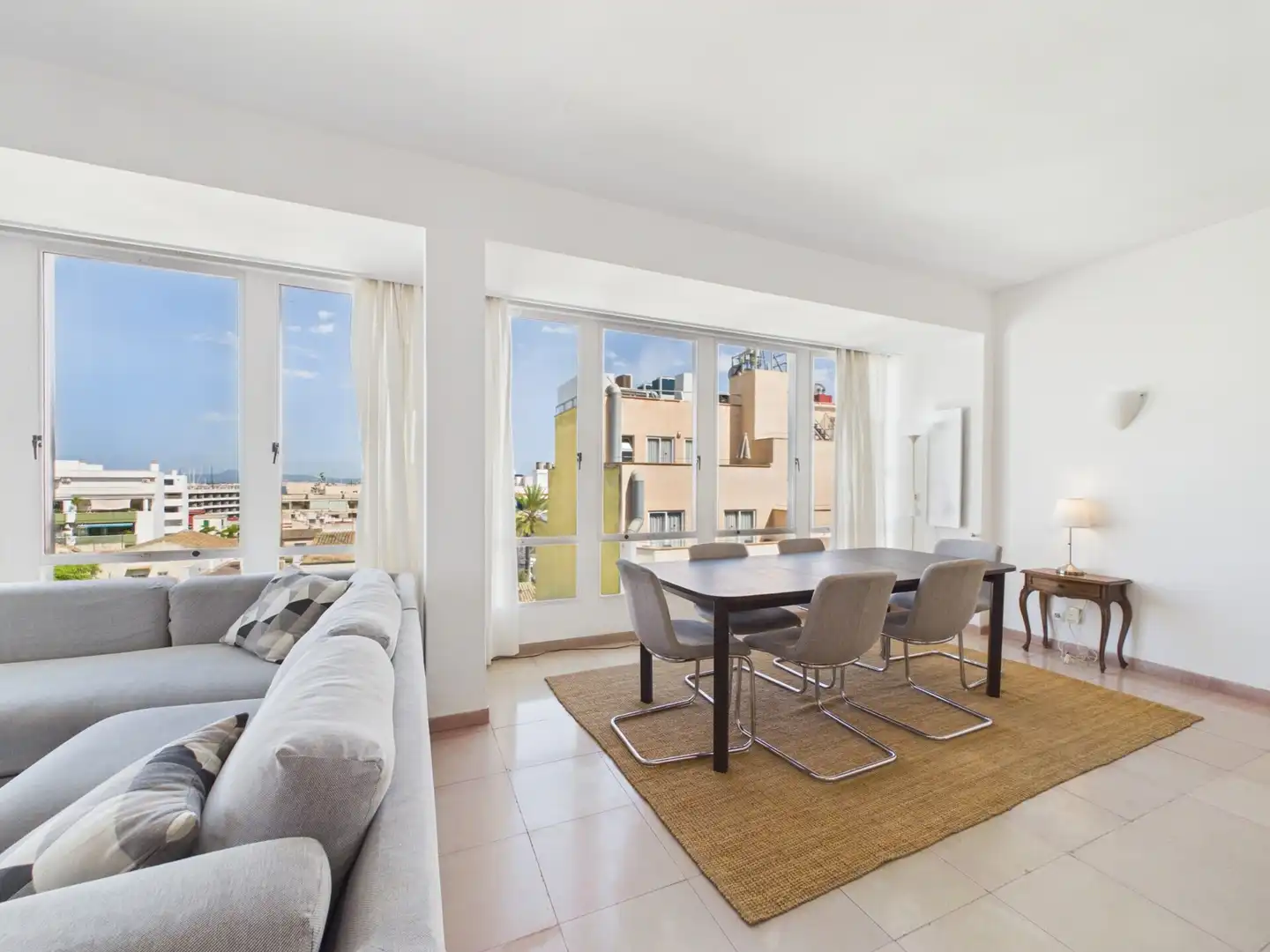 Sala d'estar de Apartament de lloguer en  Palma de Mallorca amb Aire condicionat