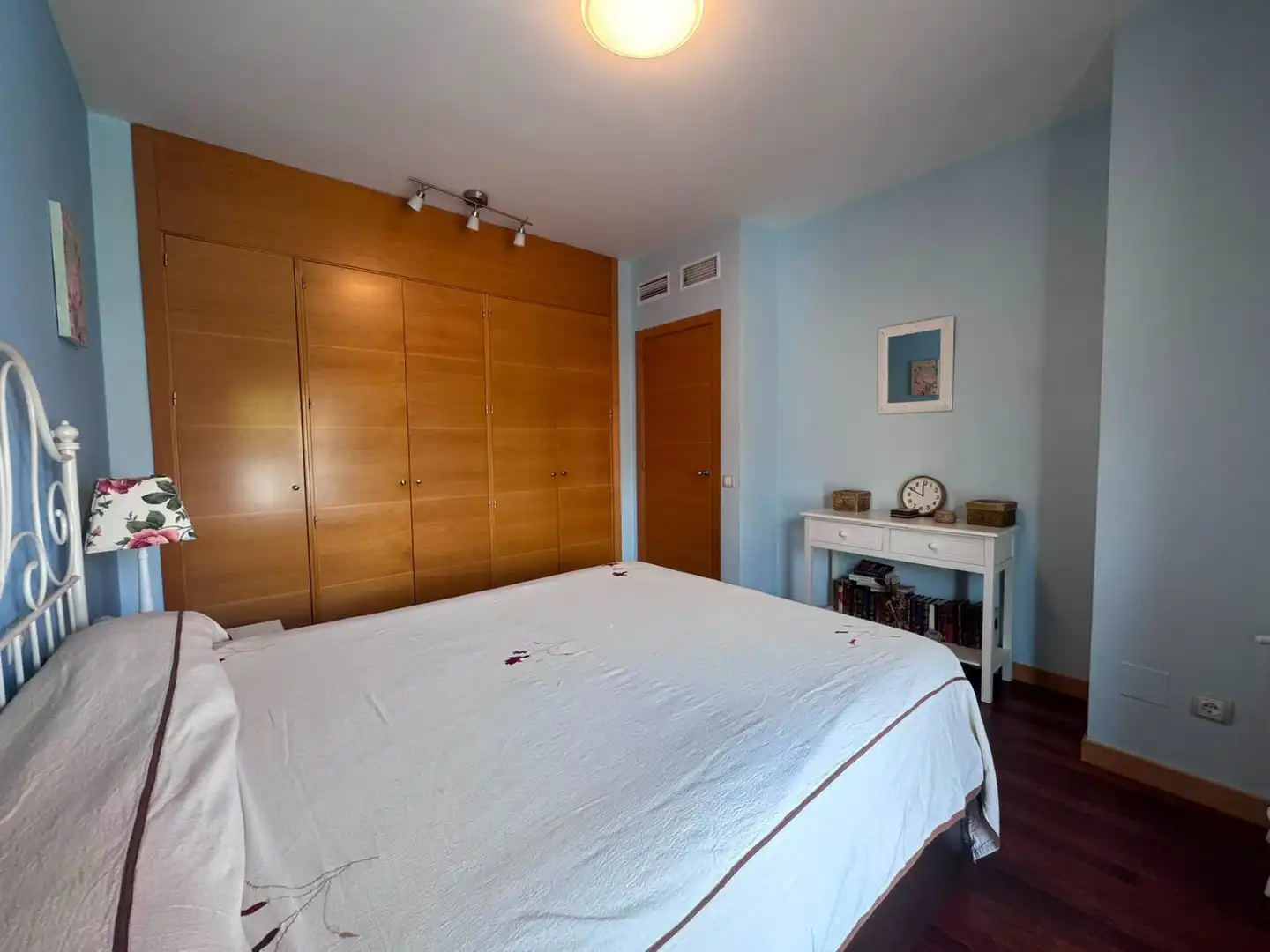 Habitación de Casa adosada en venta en Yebes con Calefacción, Balcón y Piscina comunitaria