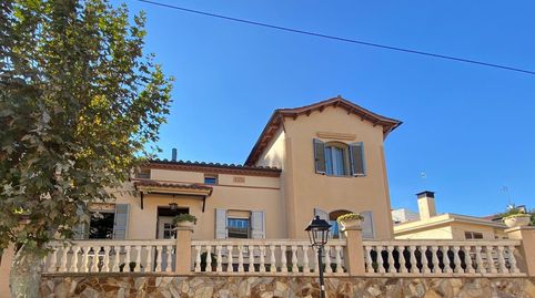 Casa indiana con piscina en el centro de Teiá