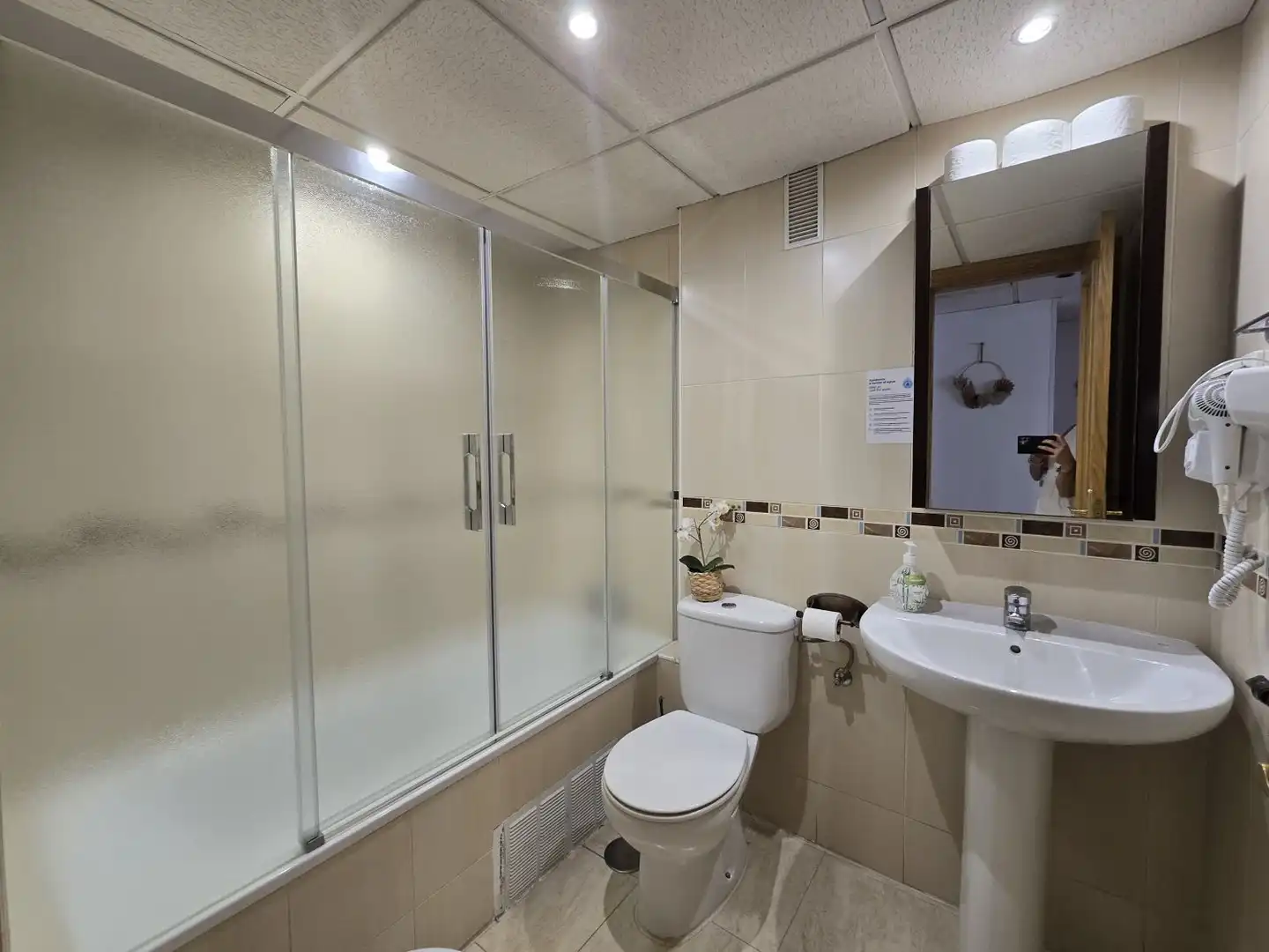 Badezimmer von Dachboden zum Verkauf in Málaga mit Klimaanlage, Heizung und Terrasse