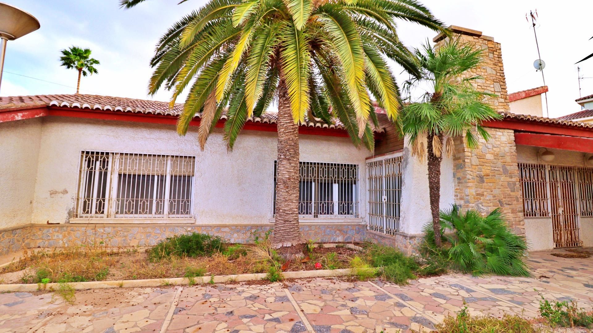 Vista exterior de Casa o chalet en venta en Elche / Elx con Jardín privado y Trastero