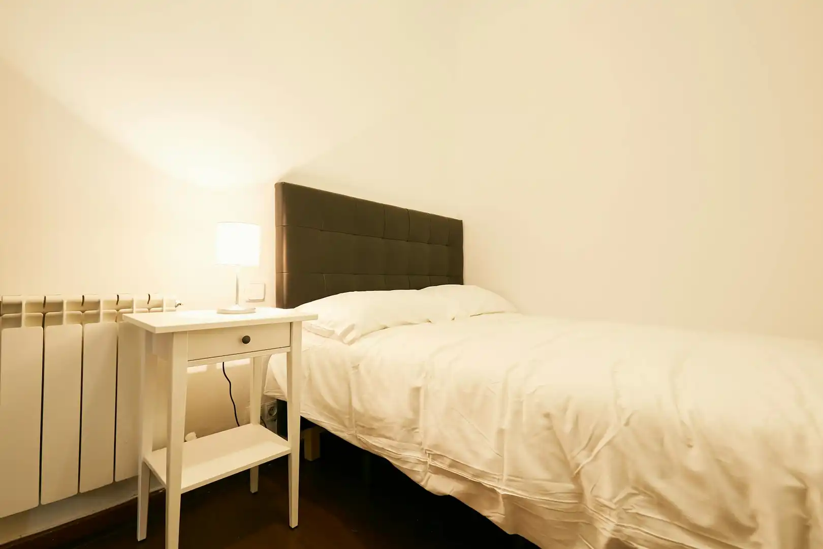 Bedroom of Flat for rent in Madrid  with Heating, Furnished and Washing machine