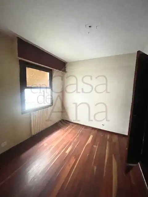 Bedroom of Flat for sale in Deusto