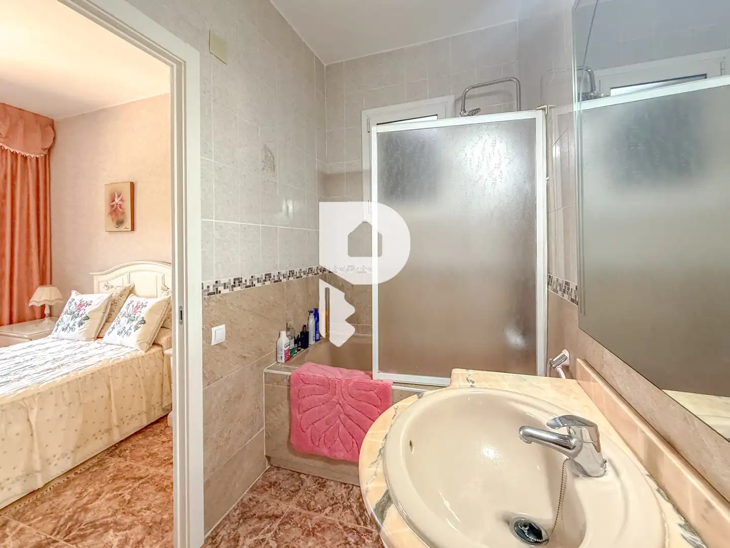 Baño de Casa o chalet en venta en Vallirana con Calefacción, Jardín privado y Terraza