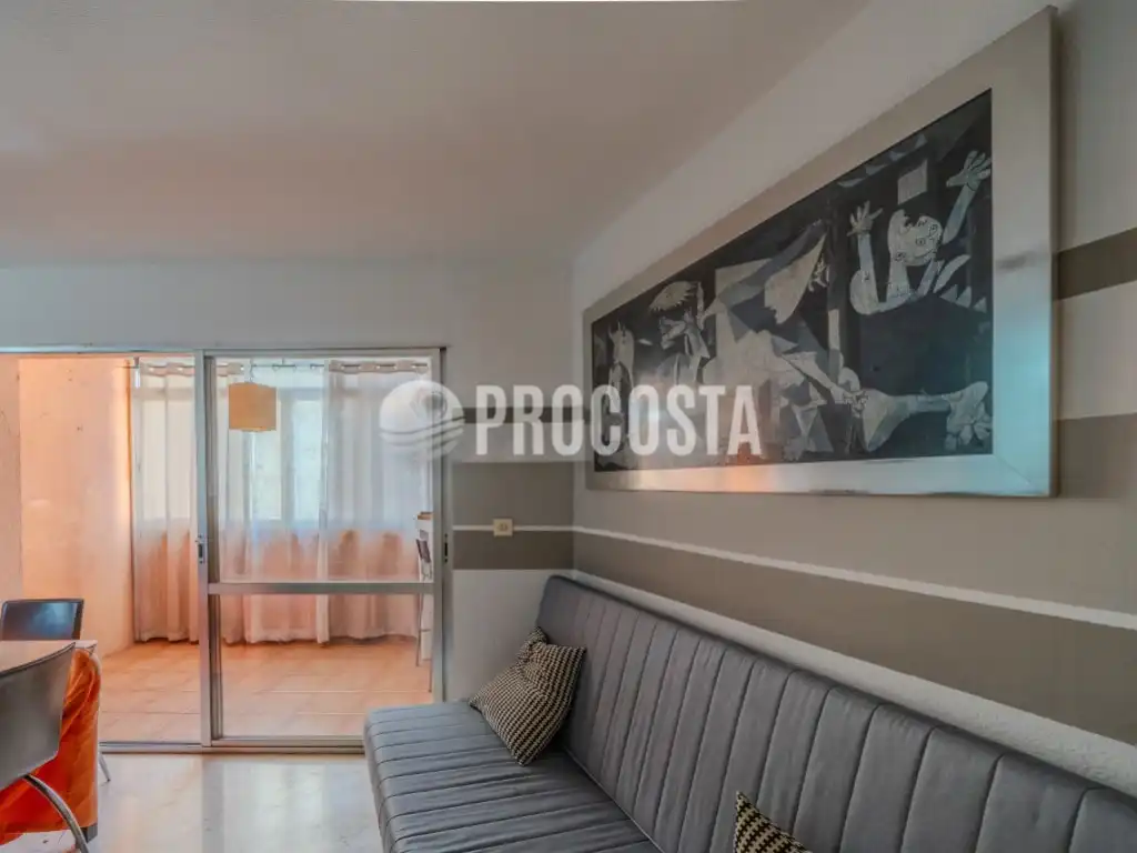 Piso en venta en Calle Dr Alvarez, Almuñecar Centro