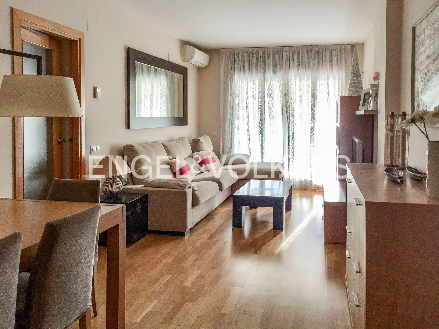 Sala d'estar de Pis de lloguer en Viladecans amb Aire condicionat, Calefacció i Parquet