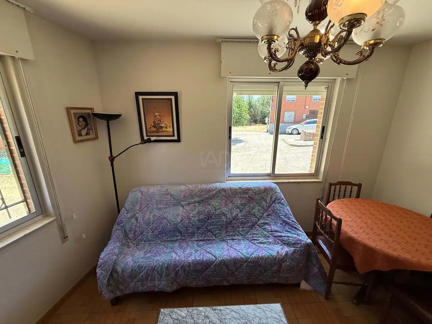 Schlafzimmer von Einfamilien-Reihenhaus zum Verkauf in Villamañán mit Heizung