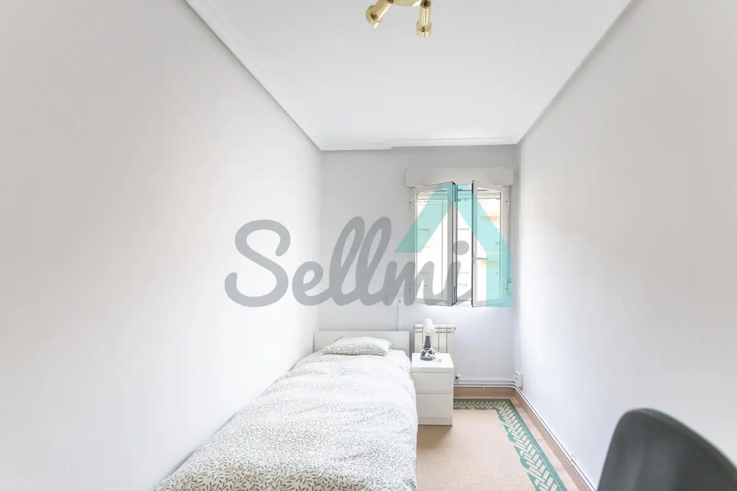 Habitación de Piso de alquiler en Oviedo  con Calefacción, Terraza y Amueblado