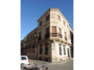 Mixto residencial en venta en Calle PLAZA MAYOR 16