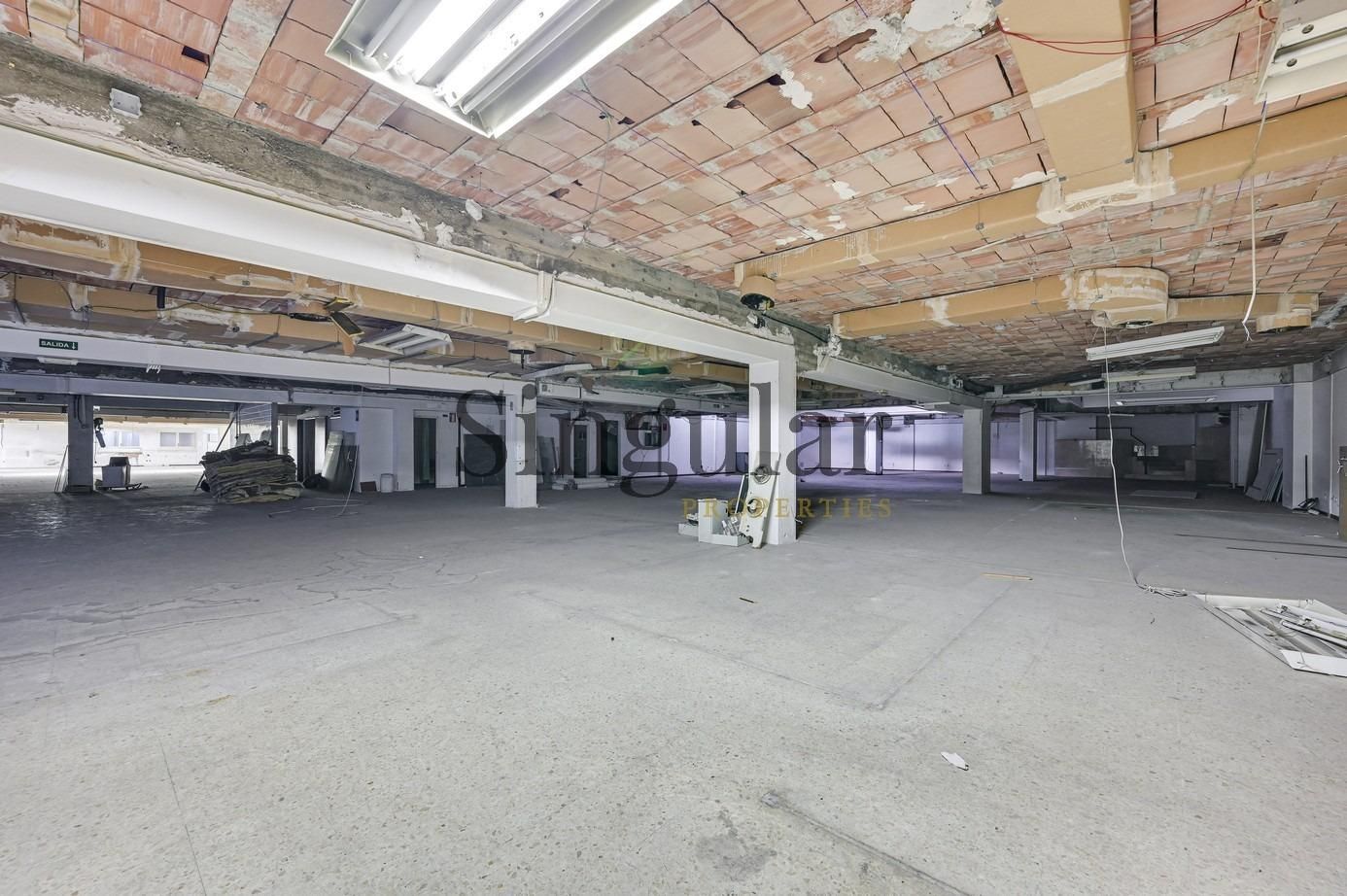 Premises for sale in  Barcelona Capital