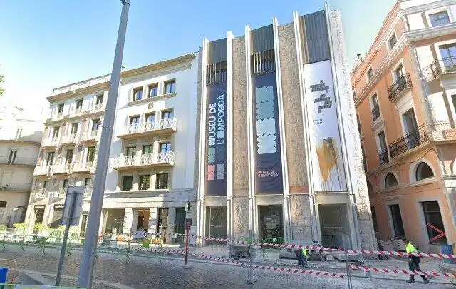 Außenansicht von Wohnung zum Verkauf in Figueres