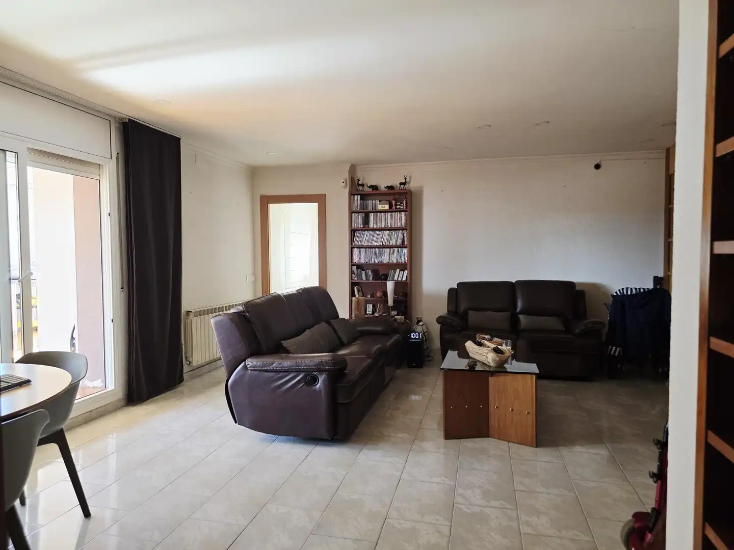 Sala de estar de Ático en venta en Barcelona con Calefacción, Parquet y Terraza