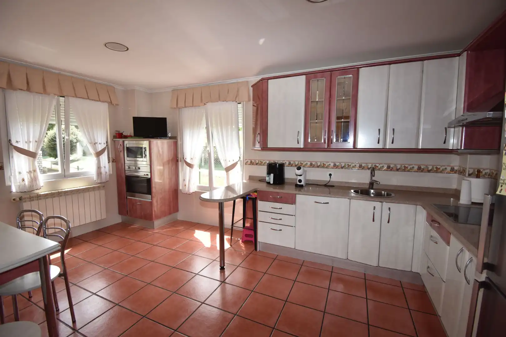 Cocina de Casa o chalet en venta en Bárcena de Cicero con Calefacción, Jardín privado y Terraza