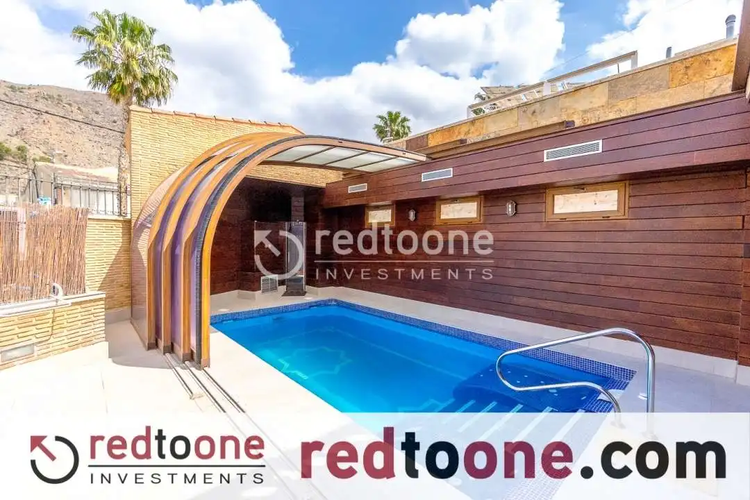 Piscina de Casa o xalet en venda en Orihuela amb Jardí privat, Terrassa i Piscina