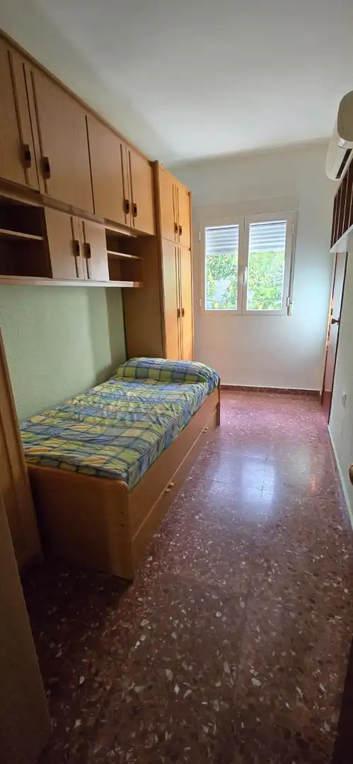 Dormitori de Pis en venda en Úbeda amb Aire condicionat, Moblat i Balcó