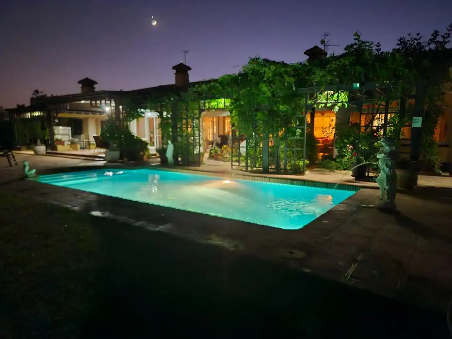 Schwimmbecken von Wohnung zur Miete in Mijas mit Klimaanlage, Privatgarten und Parkett