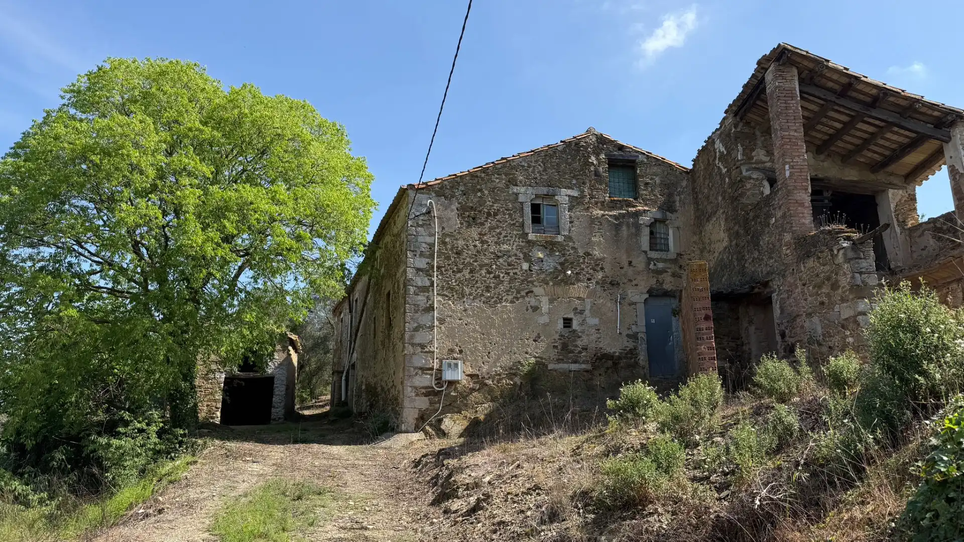 Exterior view of Country homes for sale in Girona Capital