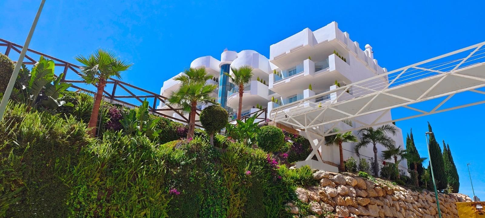 Vista exterior de Apartament en venda en Rincón de la Victoria amb Aire condicionat, Calefacció i Jardí privat