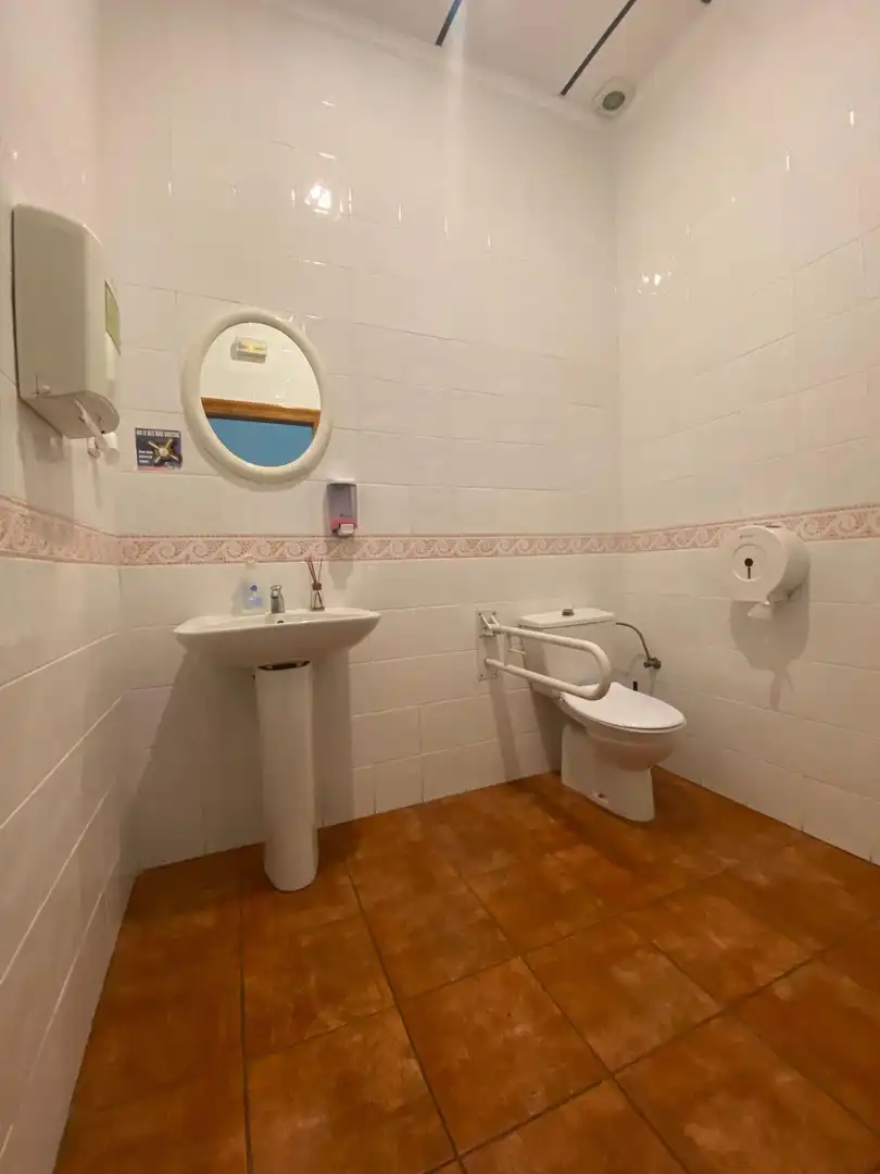 Baño de Local en venta en La Unión con Aire acondicionado y Amueblado