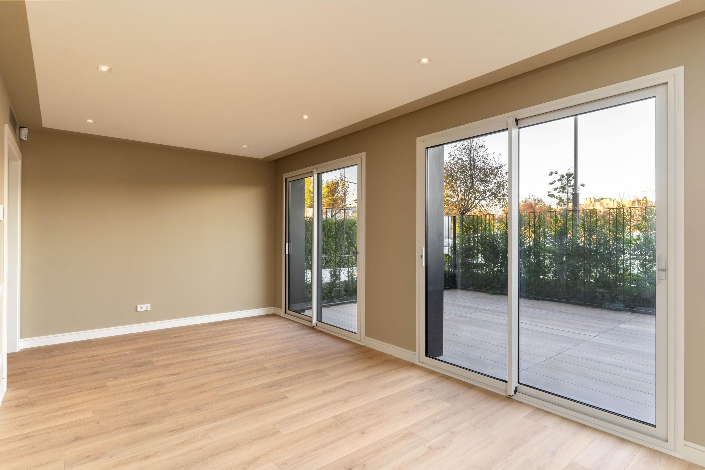 Sala d'estar de Pis de lloguer en Sabadell amb Aire condicionat, Jardí privat i Parquet