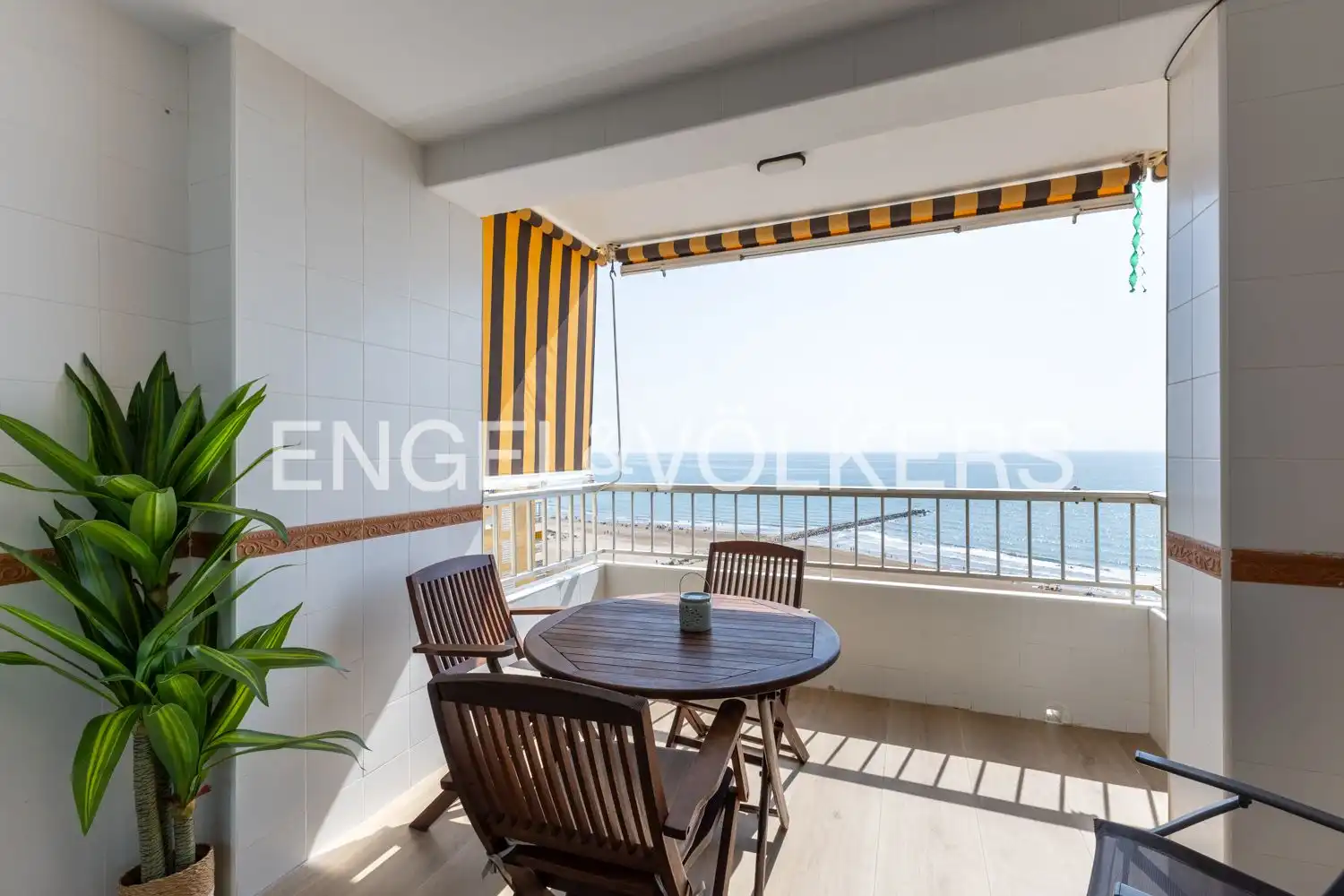 Flat with terrace to rent in Camí Platja, El Puig de Santa Maria, planta 12 puerta 45, 46540