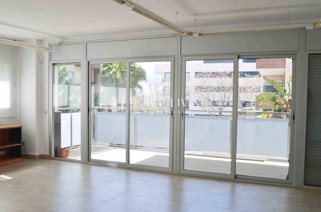 Local comercial en Alquiler en La Plana